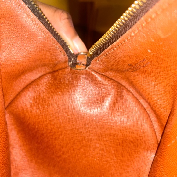 Authentic Louis Vuitton Papillon Monogram Bag - Picture 5 of 6